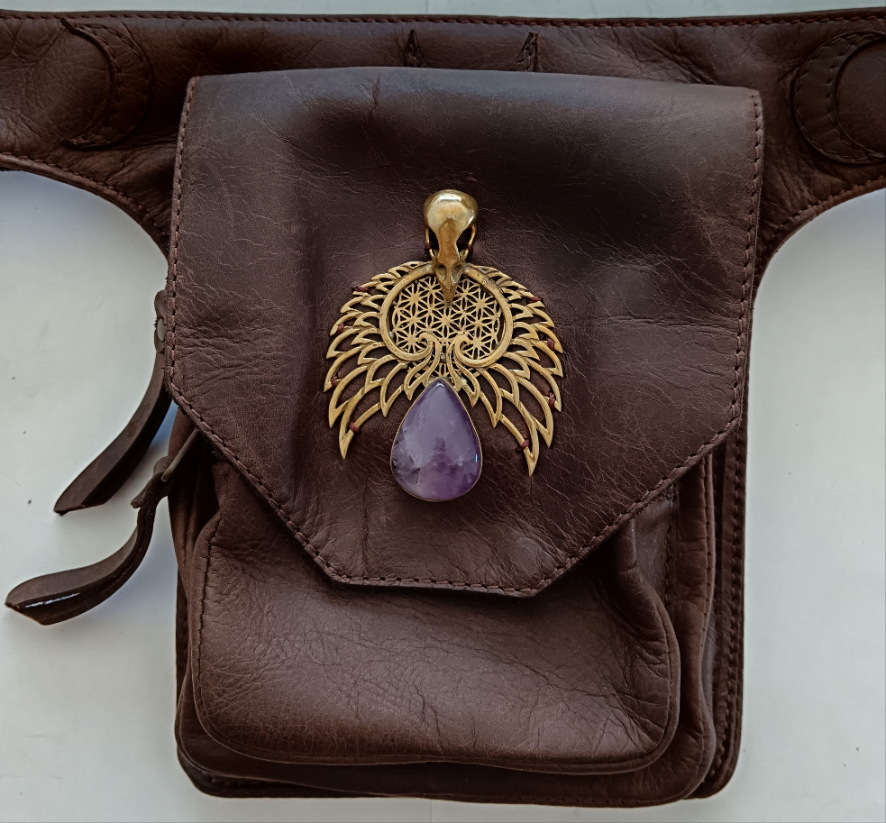 Kamala Leather Pocket Belt - Bird skull with Amethyst