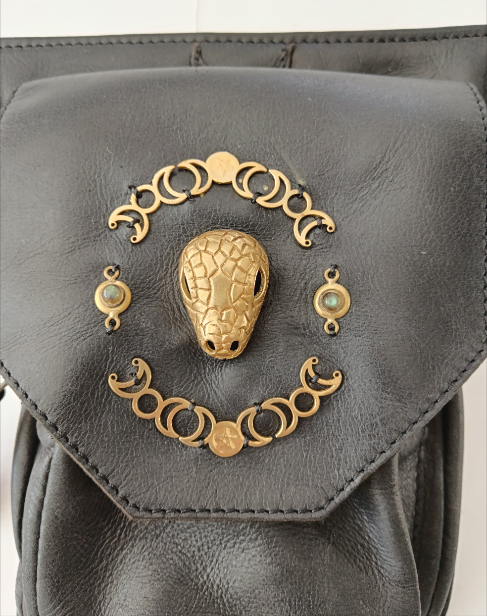 Kamala Leather Pocket Belt - Snake moonphase