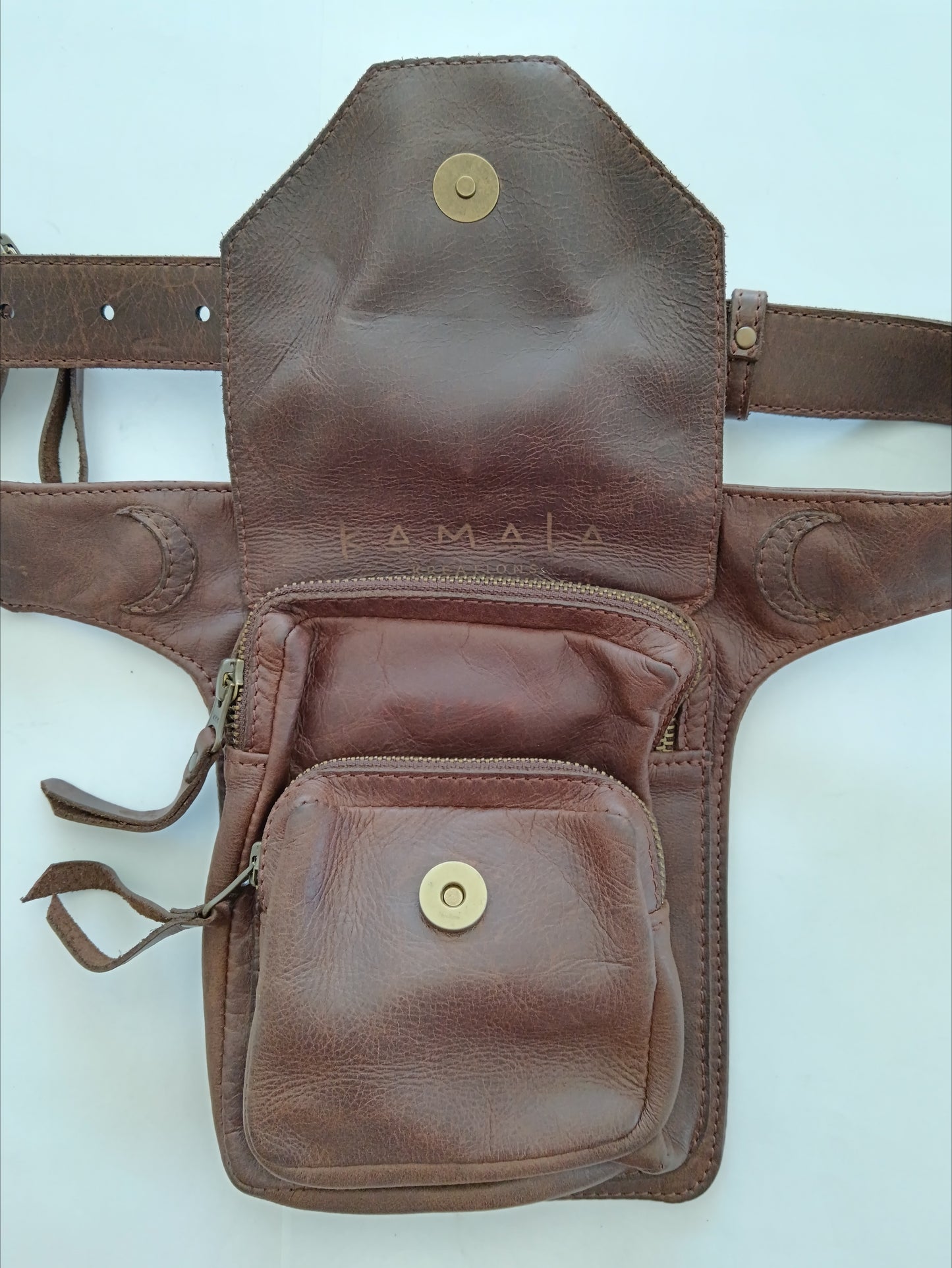 Kamala Leather Pocket Belt - Bird skull with Amethyst