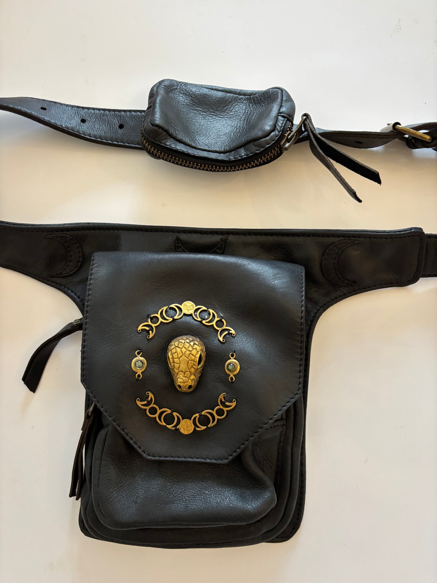 Kamala Leather Pocket Belt - Snake moonphase